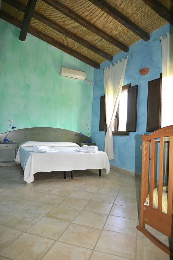 Agriturismo Rubinu กัลเตลลิ ภายนอก รูปภาพ