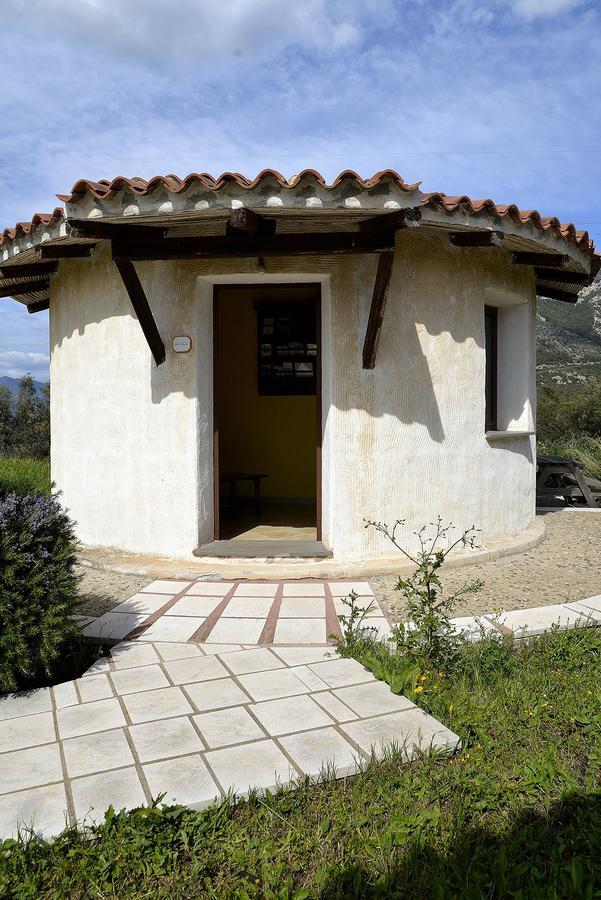 Agriturismo Rubinu กัลเตลลิ ภายนอก รูปภาพ