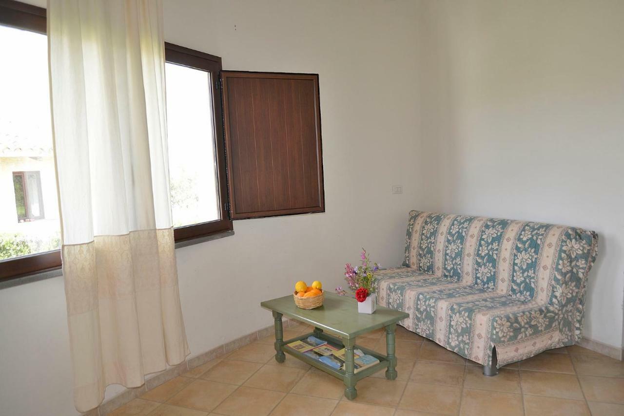 Agriturismo Rubinu กัลเตลลิ ภายนอก รูปภาพ