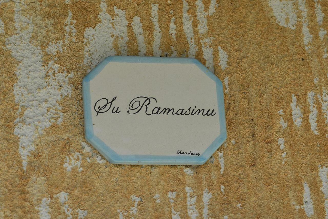 Agriturismo Rubinu กัลเตลลิ ภายนอก รูปภาพ